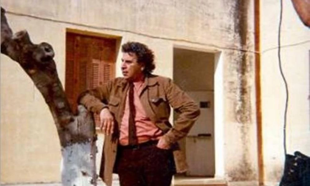 Μίκης Θεοδωράκης: Ο δήμος Ωρωπού άνοιξε για το κοινό το κελί του στις φυλακές